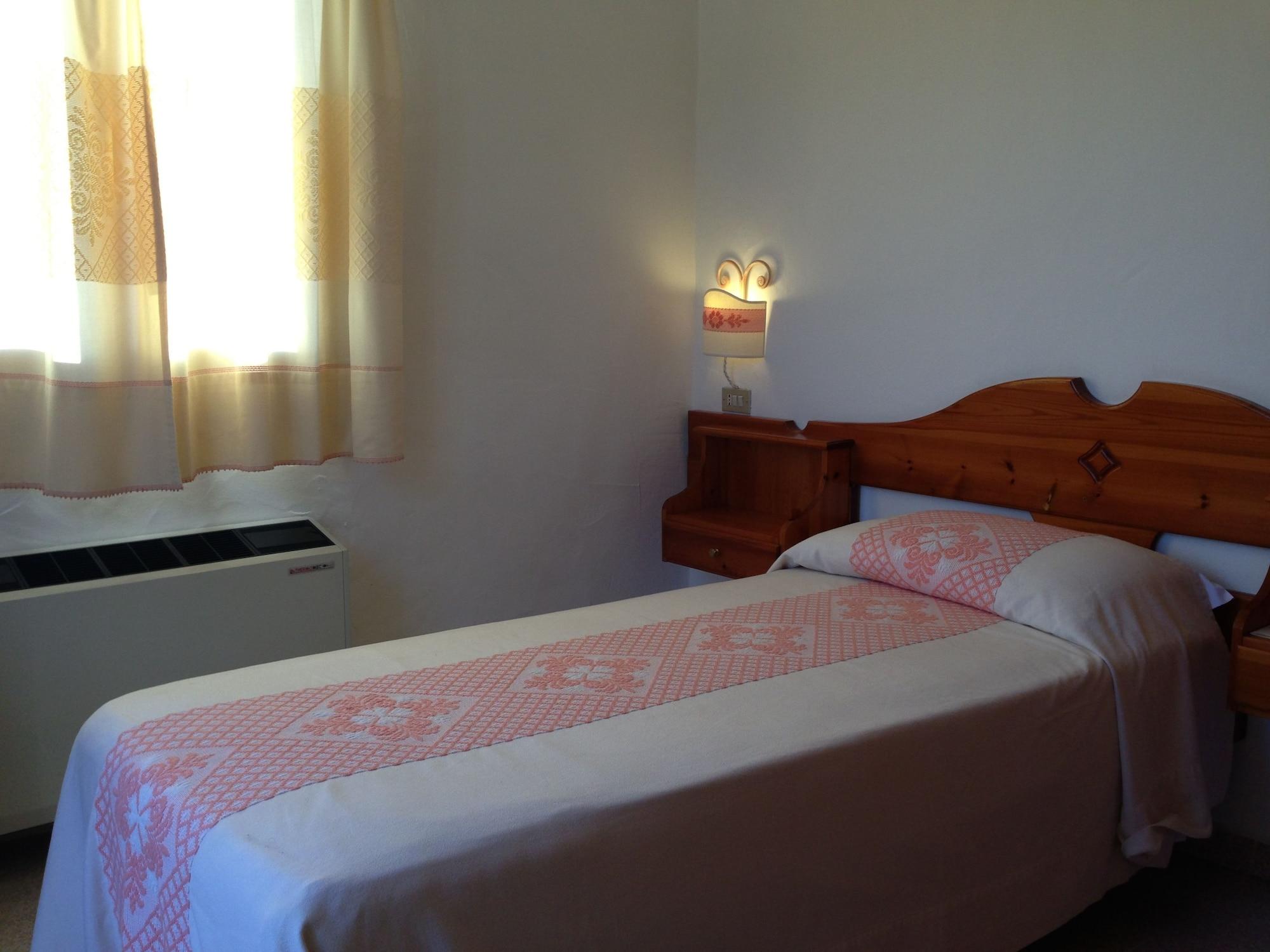 Hotel 3 Botti Baja Sardinia Εξωτερικό φωτογραφία
