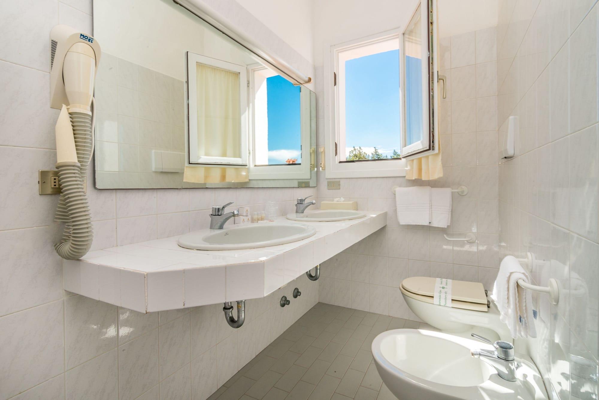 Hotel 3 Botti Baja Sardinia Εξωτερικό φωτογραφία