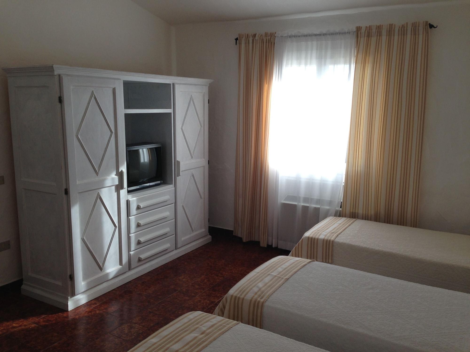 Hotel 3 Botti Baja Sardinia Εξωτερικό φωτογραφία